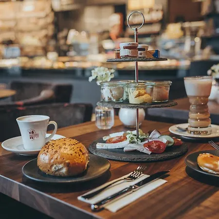 Apartment Appartementhotel Cura 4*